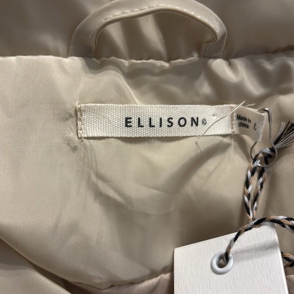 Ellison Wide Sleeve Puffer Vest - Picture 10 of 11